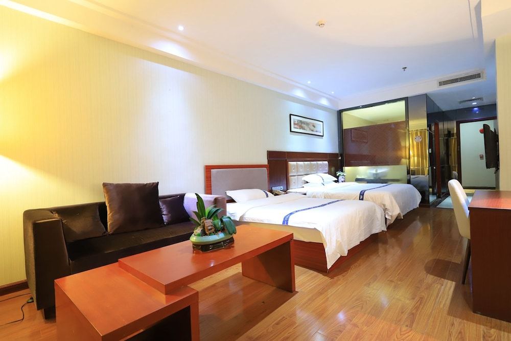 Shenzhen Wanhao Business Hotel Family Room, No Windows 4