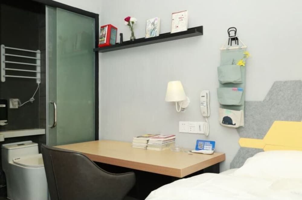 undefined Idea Jar Hotel Qinghu Metro Station 5