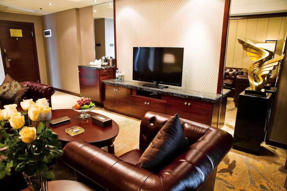 Shenzhen Fuqinglong Huatian Hotel Deluxe Suite