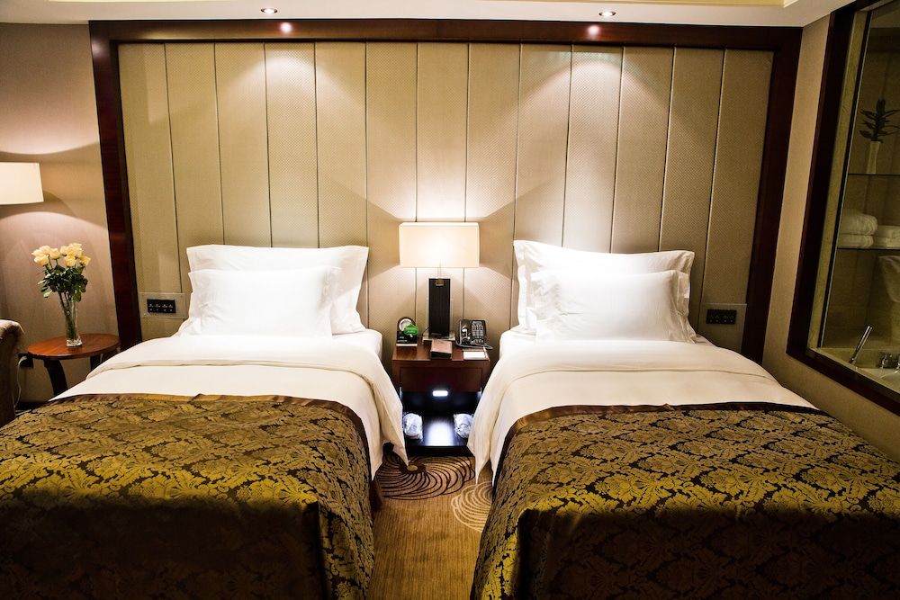 undefined Shenzhen Fuqinglong Huatian Hotel 9