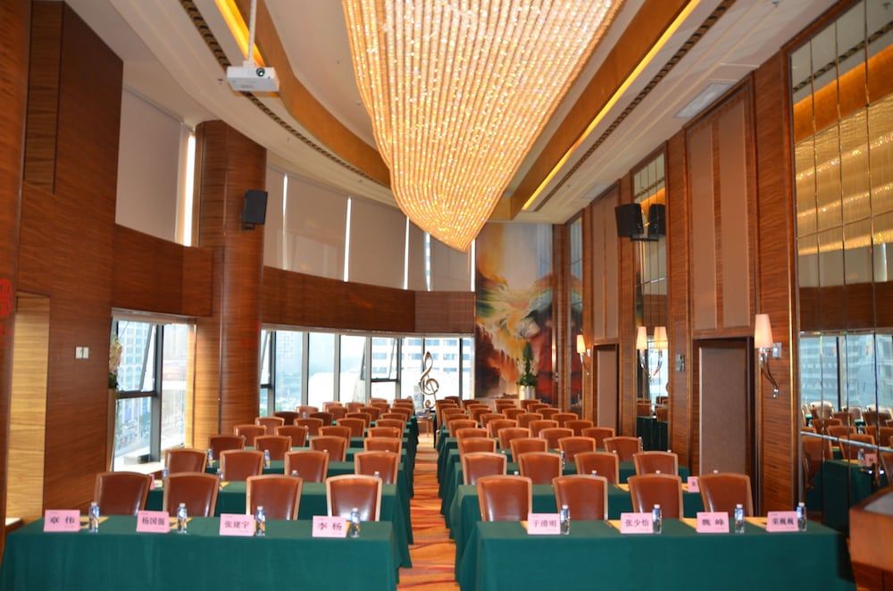 undefined Shenzhen Fuqinglong Huatian Hotel 3