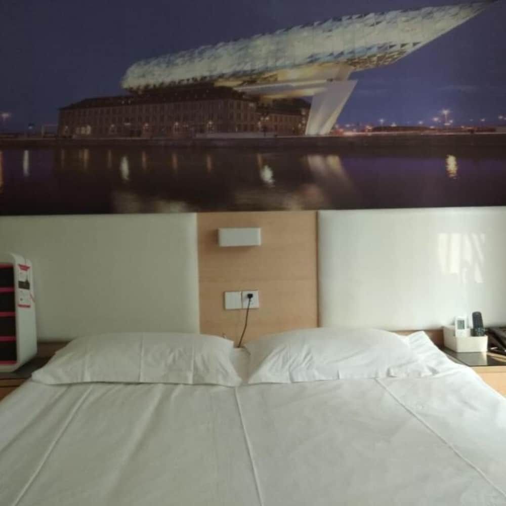 undefined Sophie Roland Hotel - Shenzhen Huaqiangbei Branch 5