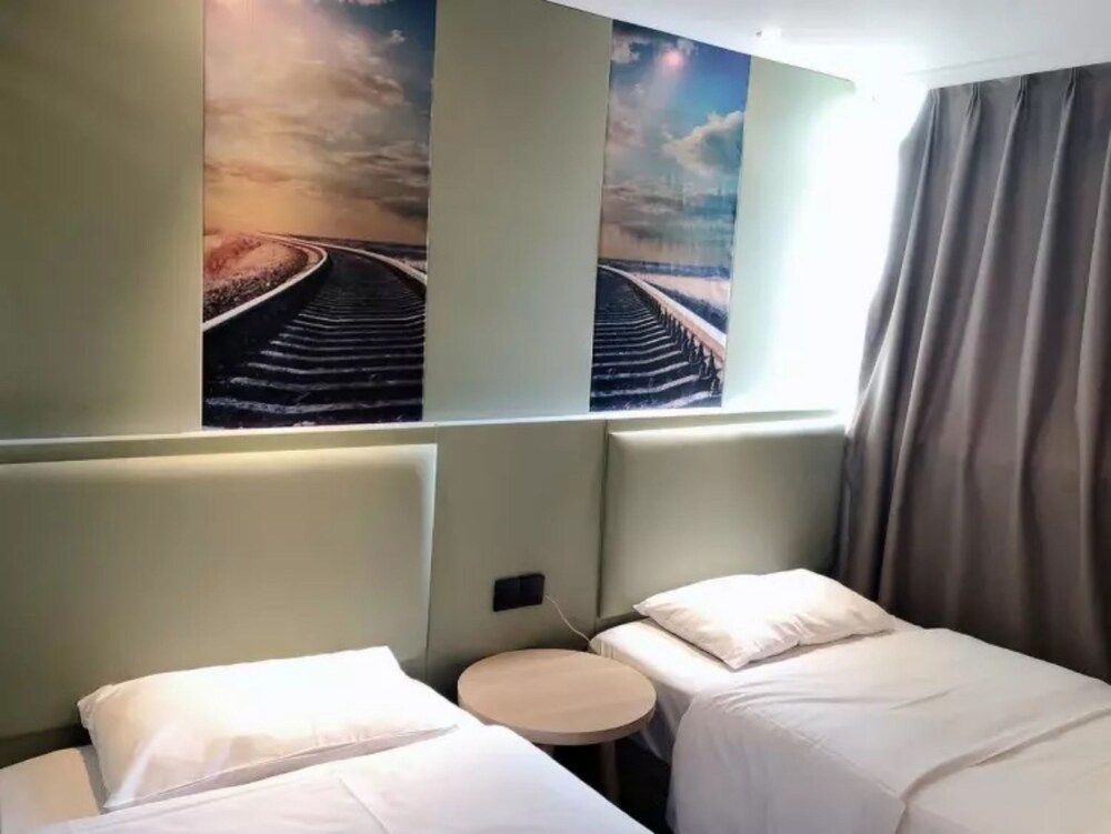 undefined Sophie Roland Hotel Shenzhen Huaxin 8