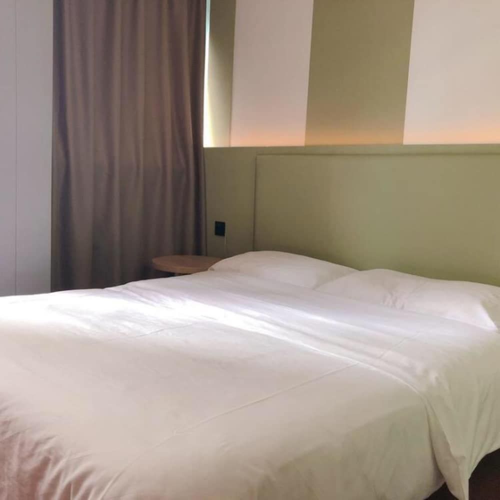 undefined Sophie Roland Hotel Shenzhen Huaxin 4