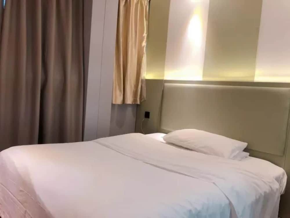 undefined Sophie Roland Hotel Shenzhen Huaxin 9