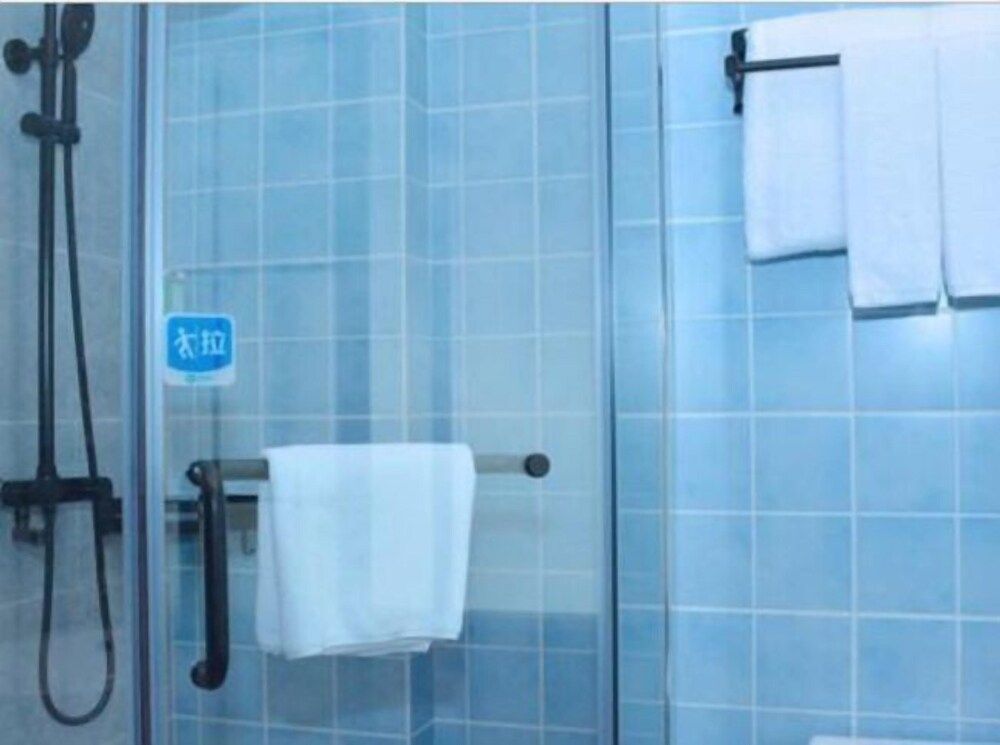 undefined Shenzhen Blueberry Hotel Airport Branch 4