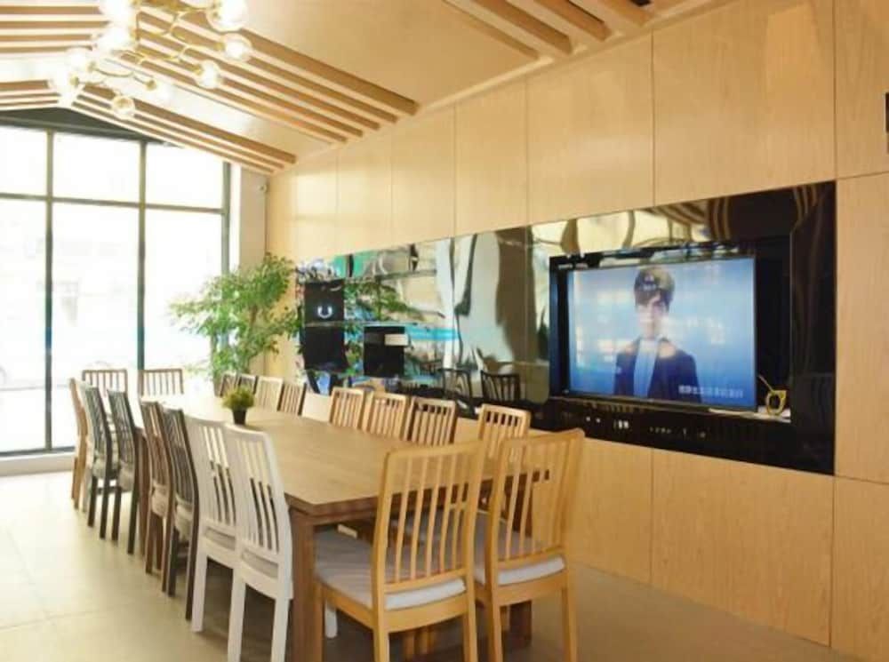 undefined Shenzhen Blueberry Hotel Airport Branch 5