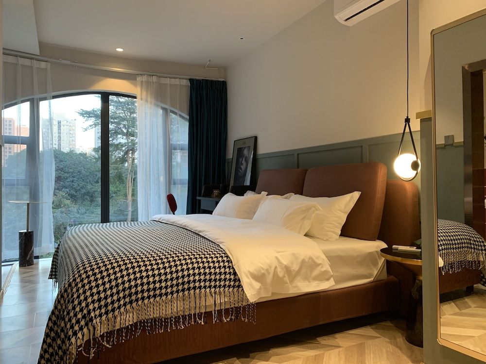 undefined LIA HOTEL 8