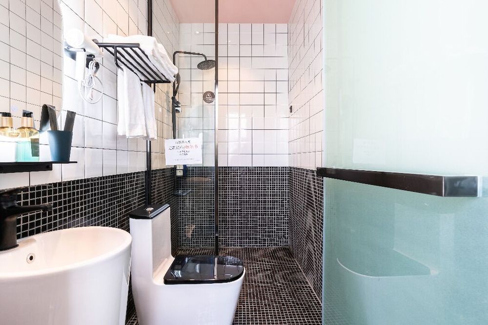 LIA HOTEL Luxury Double Room 8