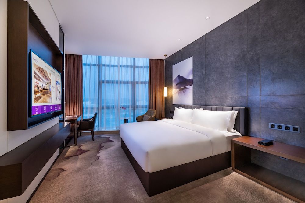 Mercure Shenzhen Longgang - Pinghu Railway Station Standard Room, 1 King Bed 6