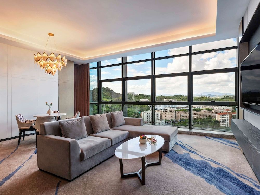 undefined Mercure Shenzhen Longgang - Pinghu Railway Station 2