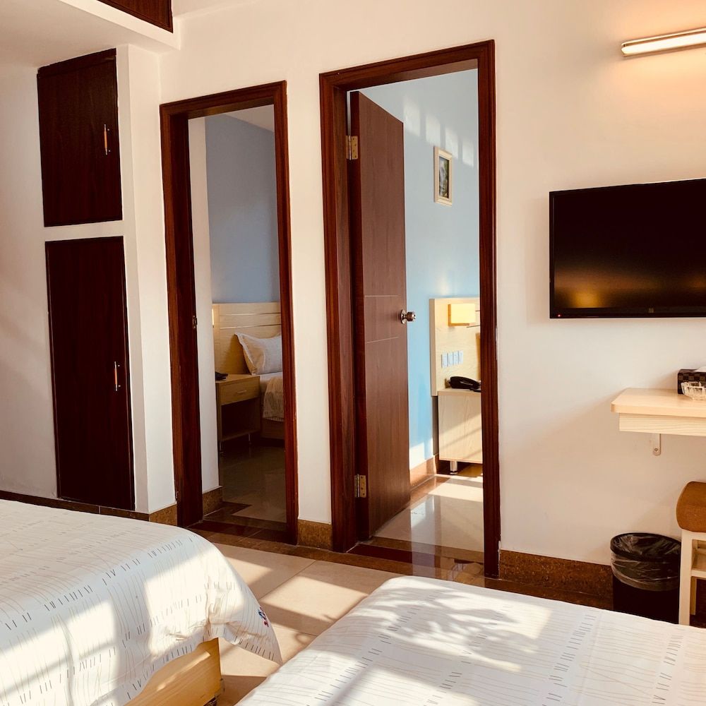 undefined Fengju Business Hotel 4