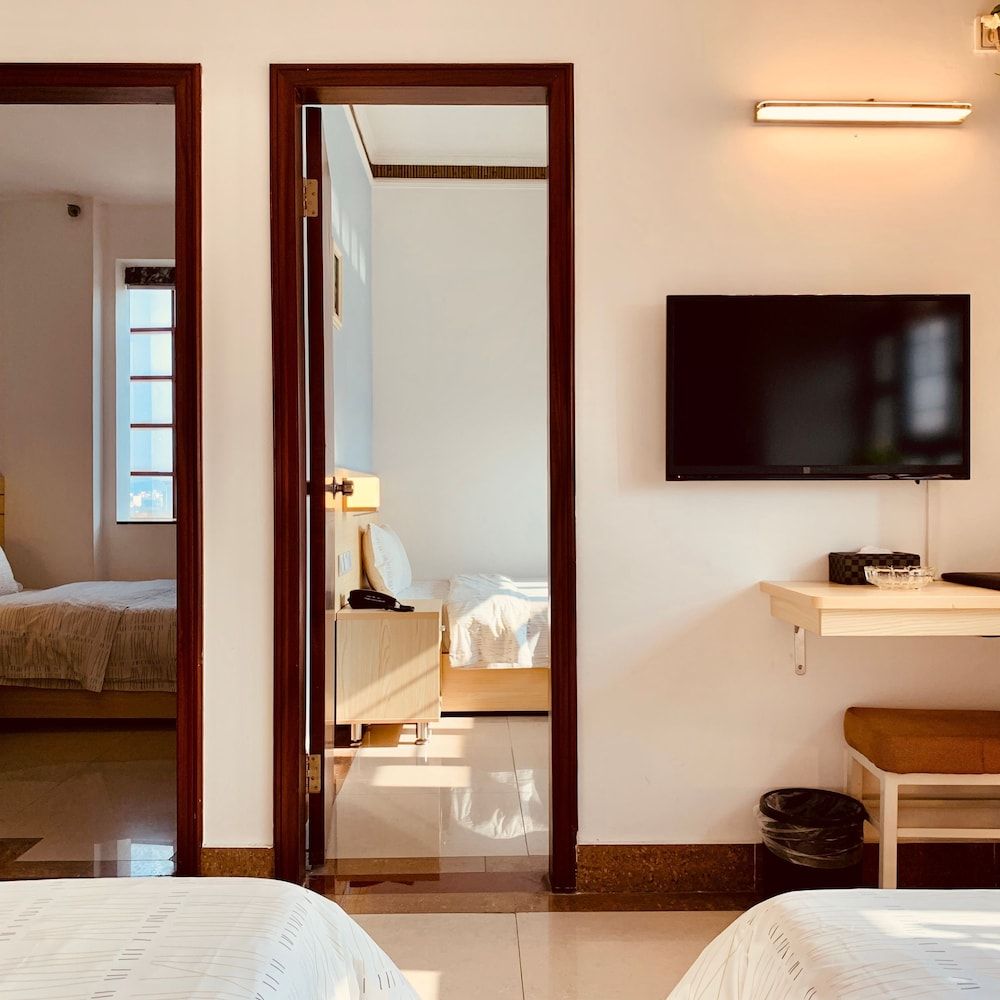 undefined Fengju Business Hotel 6
