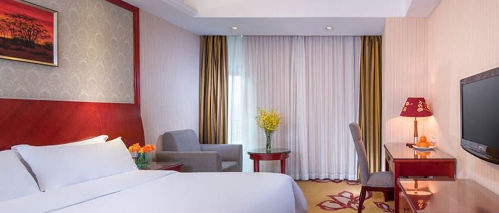 undefined Vienna Hotel Shenzhen Bao'an Fanshen Metro Station 10