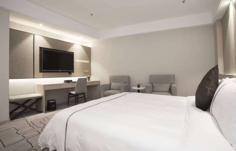 undefined Shenzhen Bay Emerald Passion Man Hotel 10