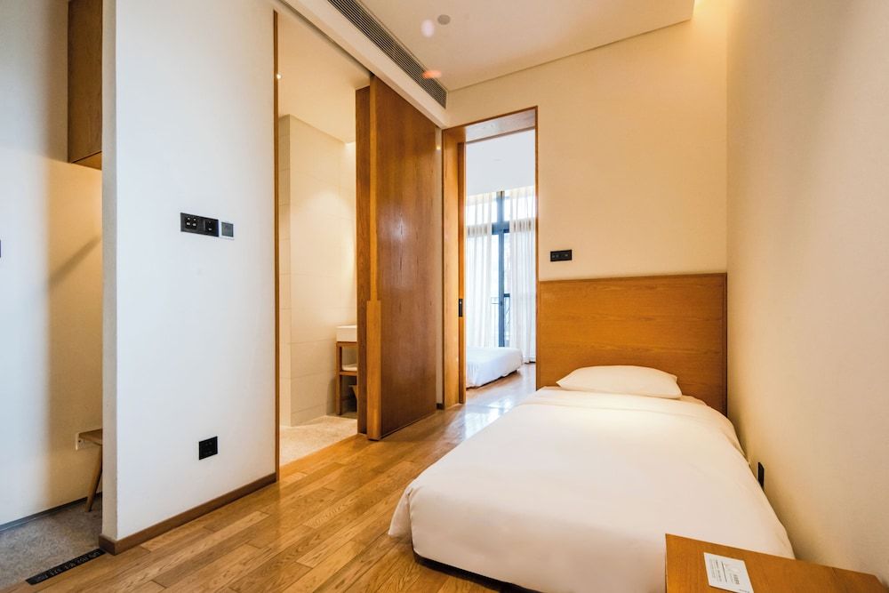 Taihua Wutong Hotel