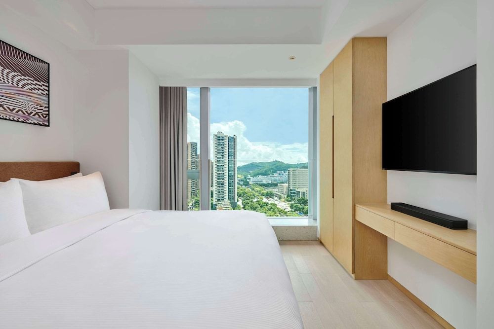 KING TWO BEDROOM RESIDENCE