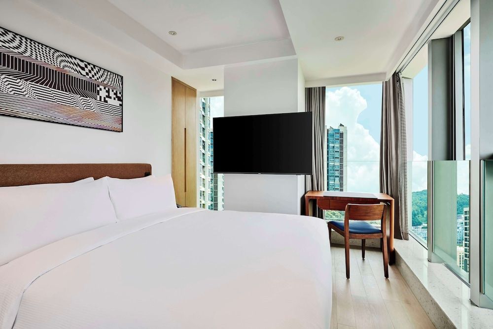 KING TWO BEDROOM RESIDENCE