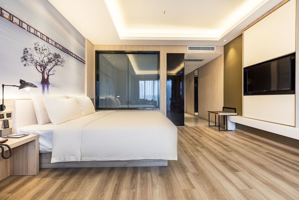 undefined Green Oriental Hotel (Shenzhen Pinghu South China City Hehua subway station) 2