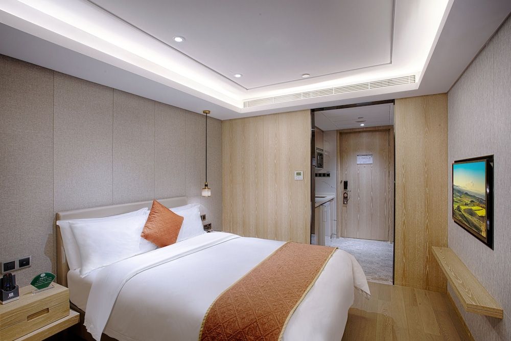 undefined FY Hotel 8