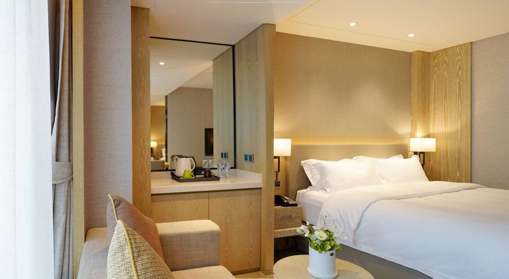 undefined FY Hotel 9