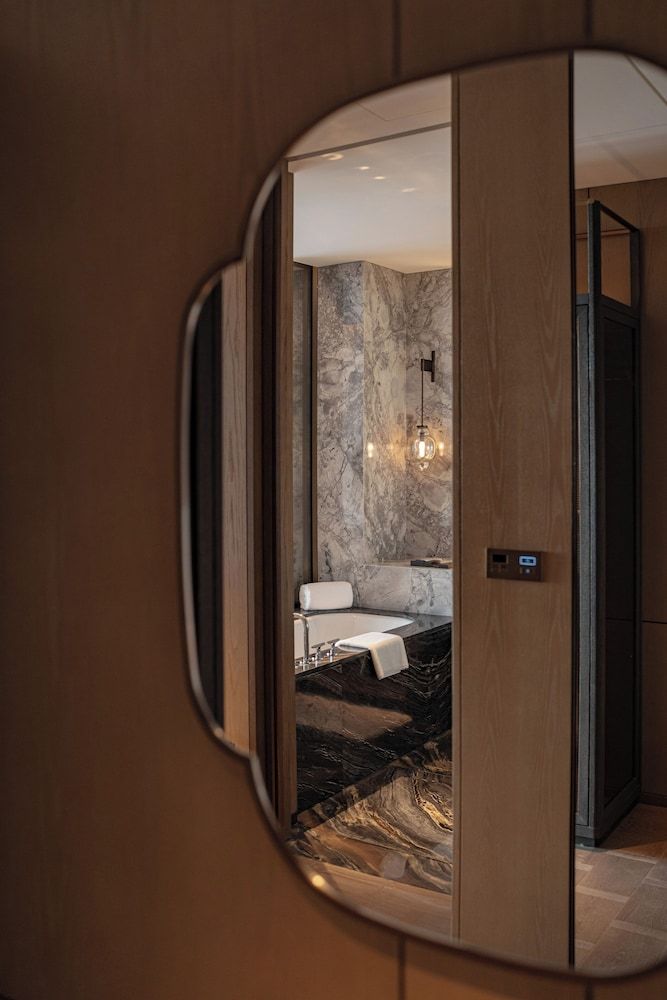 Conrad Shenzhen Deluxe Room, 2 Twin Beds 3