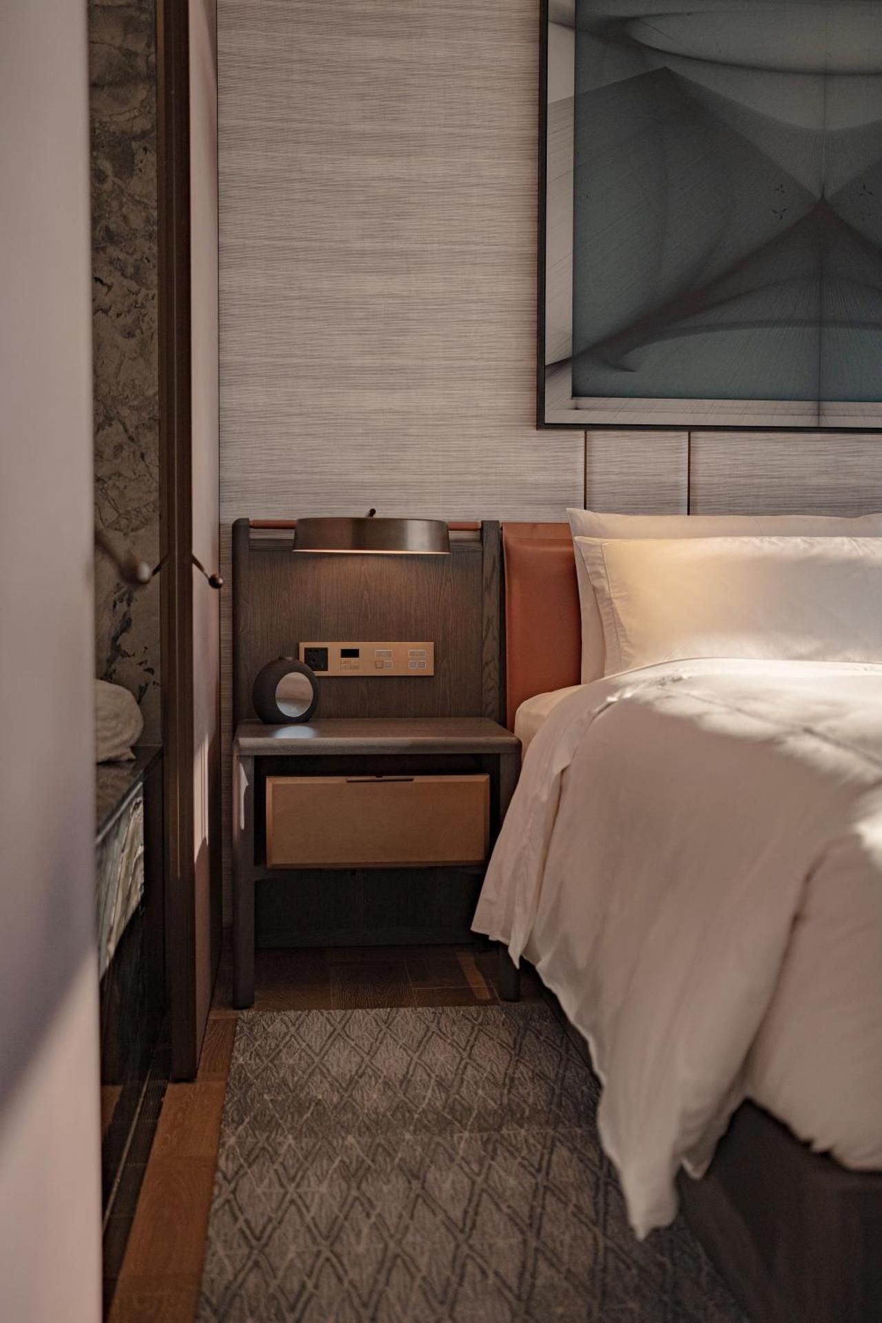 undefined Conrad Shenzhen 10