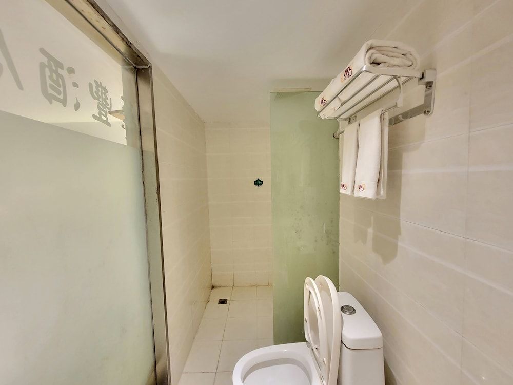 undefined WO hotel 6