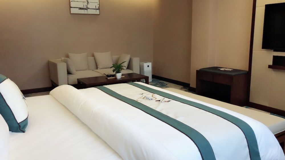 Double Room (Super Sassy Fresh Air)