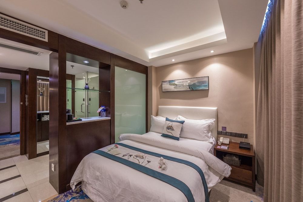 Double Room (Extreme Sassy Fresh Air)