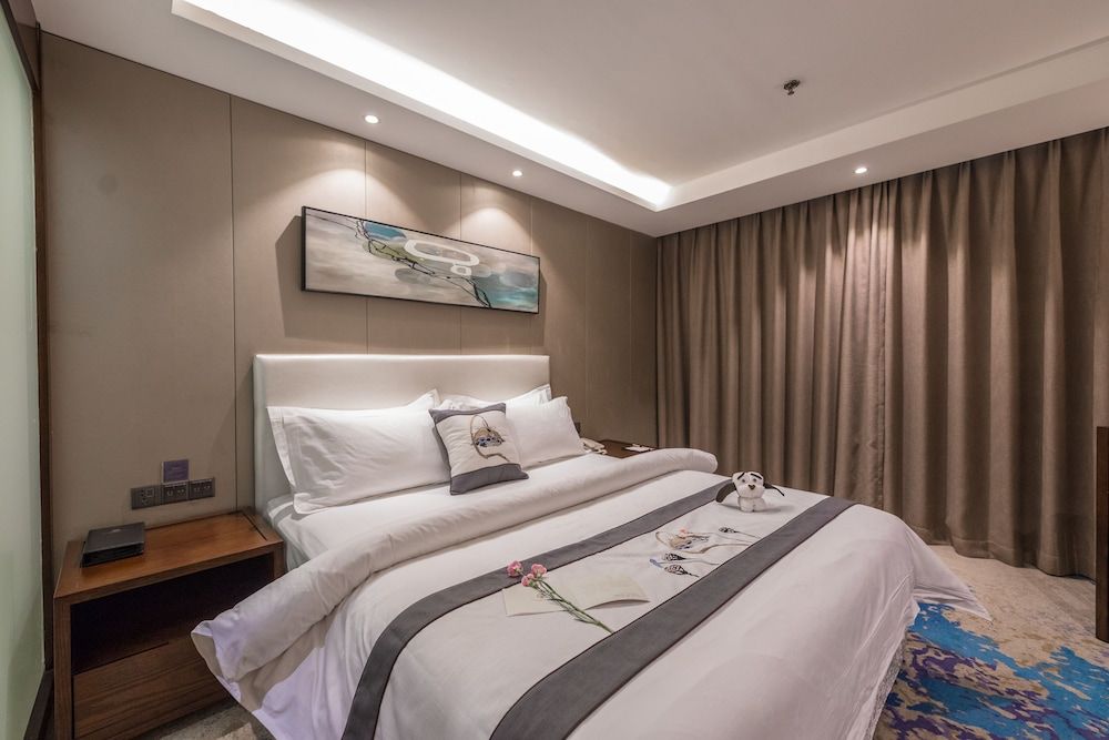 Double Room (Super Sassy)
