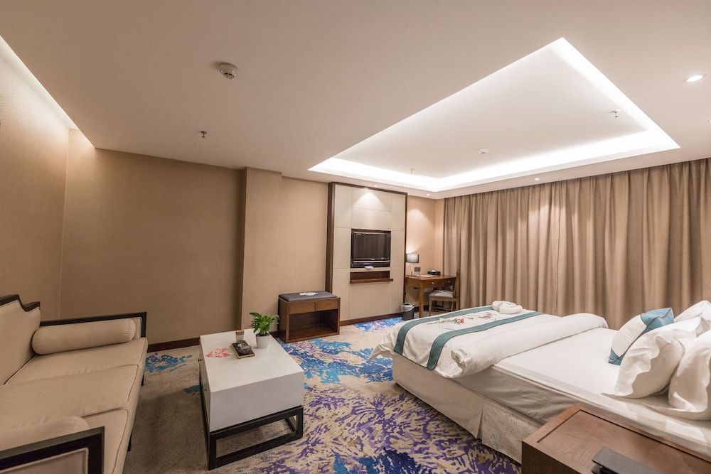 Double Room (Extreme Sassy)