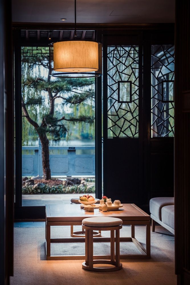 Yihe lake shore Hotspring Luxury Duplex 3