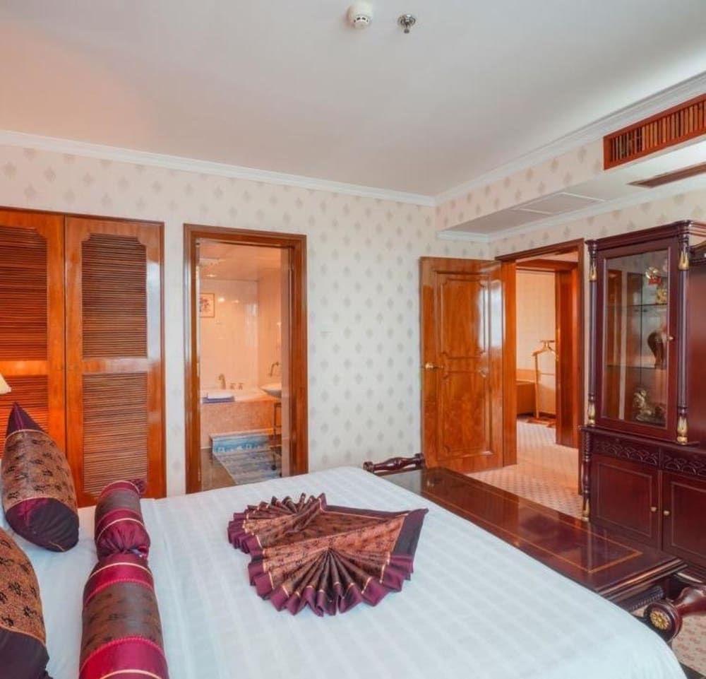 Family Suite (Traditional Chinese Style)