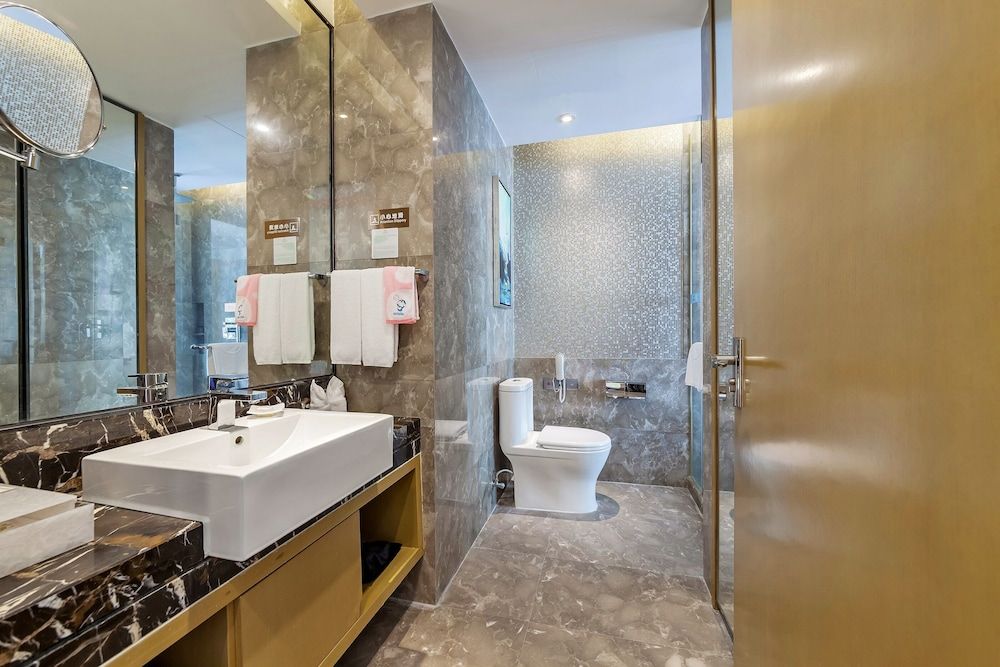 Tianyuan Junlong Hotel Family Room 6