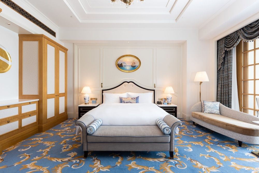 Luxury Room, 1 King Bed