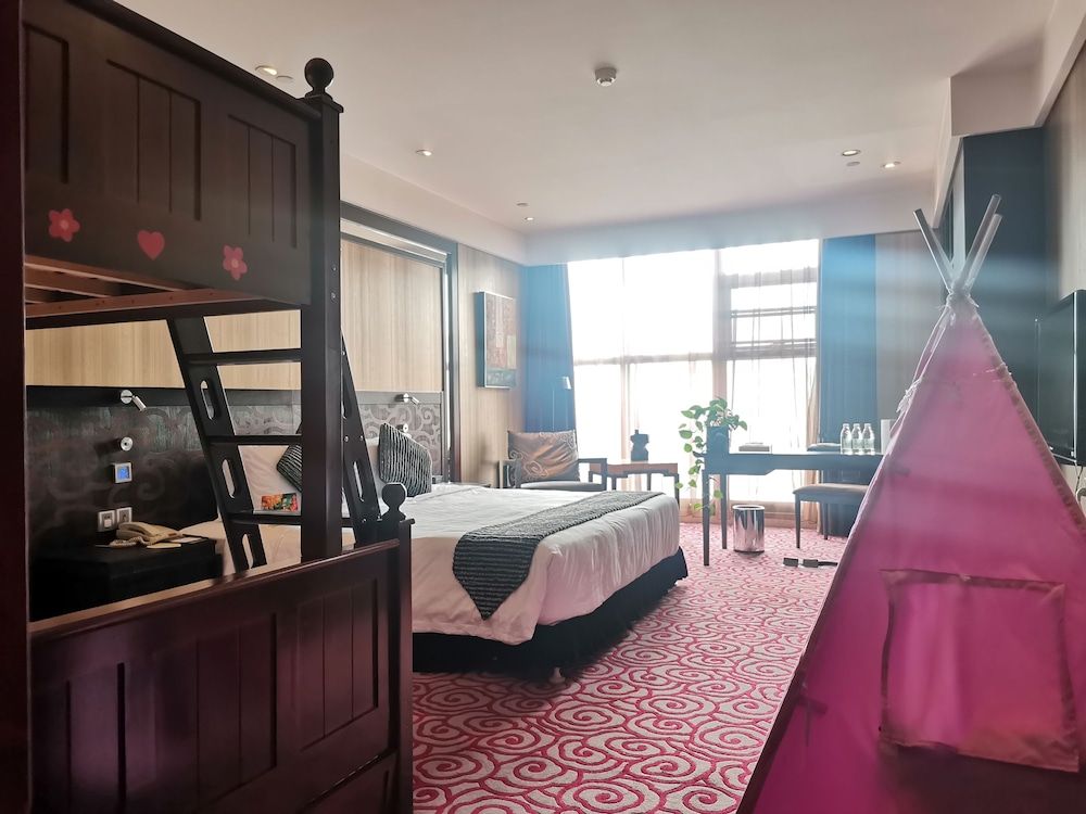 Xiao Qilin Theme Parent-Child Room