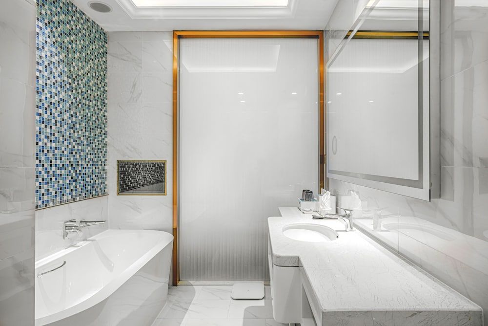 Wuhu Suning Universal Hotel Deluxe Room 4