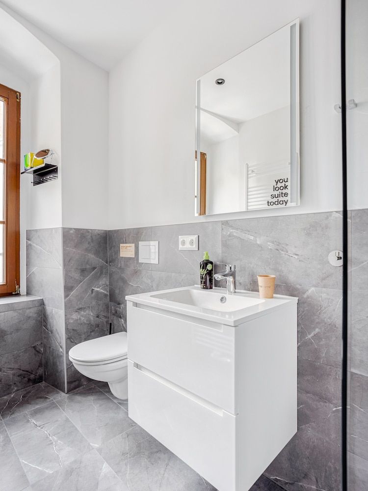 limehome Zwickau Hauptmarkt Suite M 8