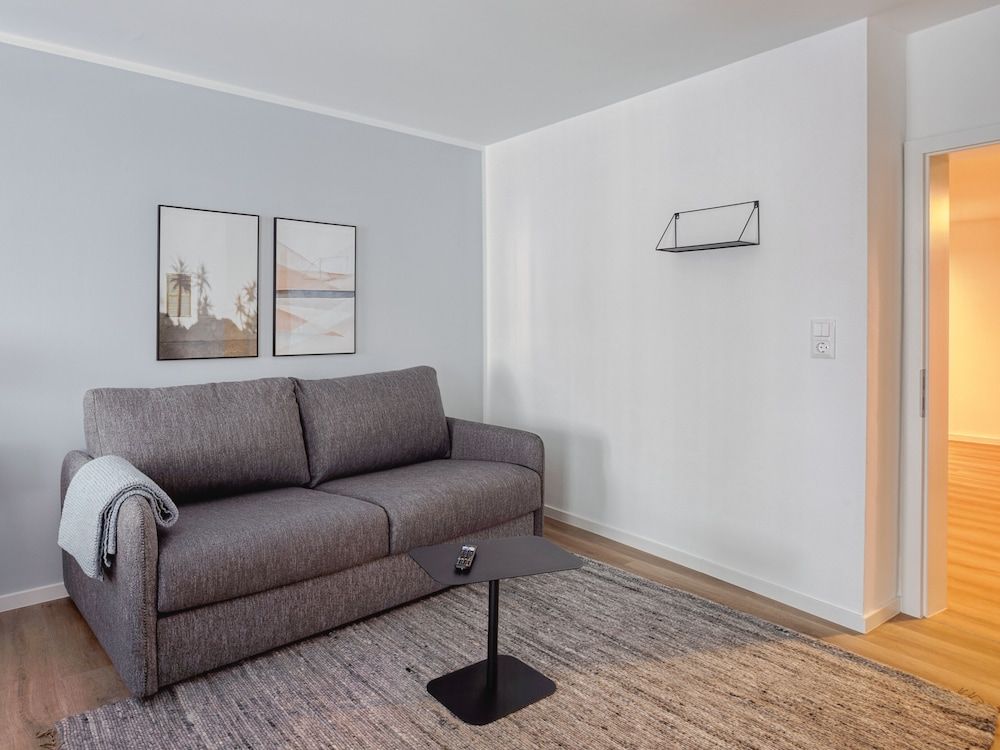 limehome Zwickau Hauptmarkt Suite XL with sofa bed and separate kitchen 11