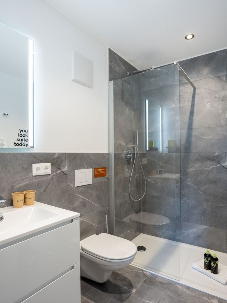 limehome Zwickau Hauptmarkt Suite L 10