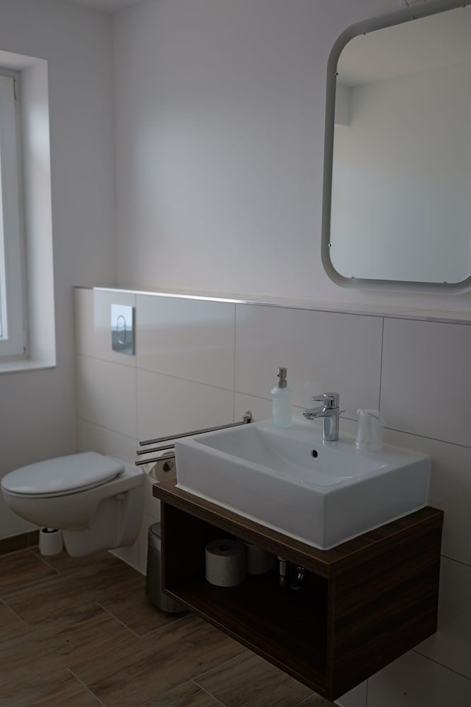 Hotel Milano Basic Twin Room 3