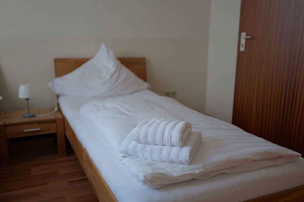 Hotel Milano Basic Twin Room 2