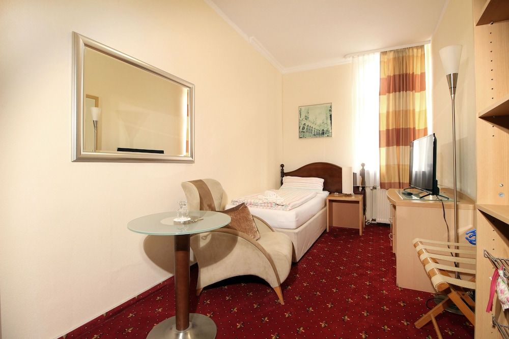 Classic Single Room