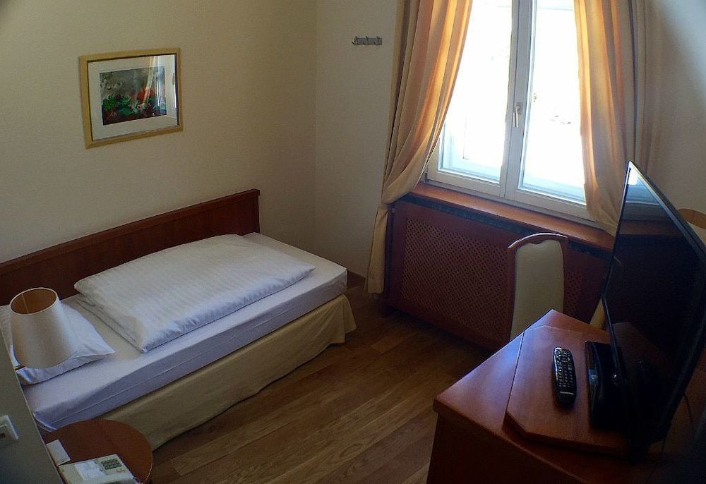 Economy Single Room