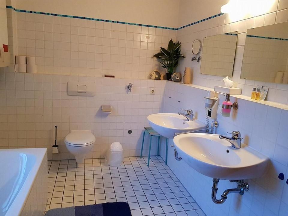 Basic Double Room with Shared Bathroom