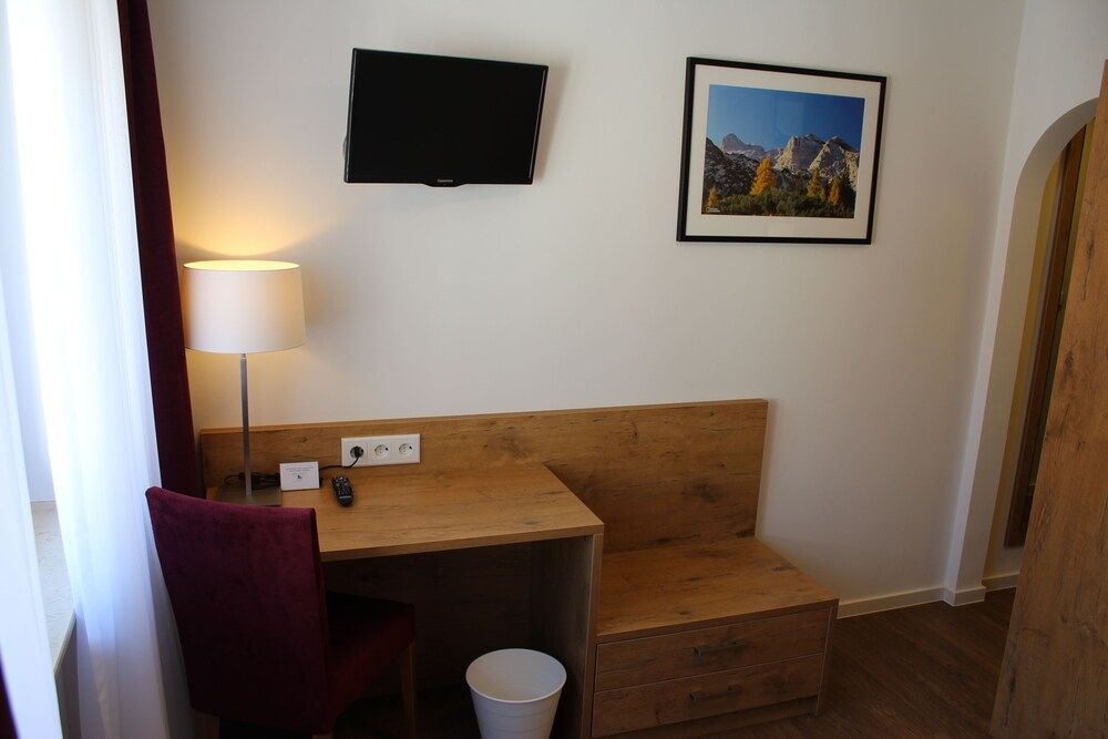 Economy Single Room