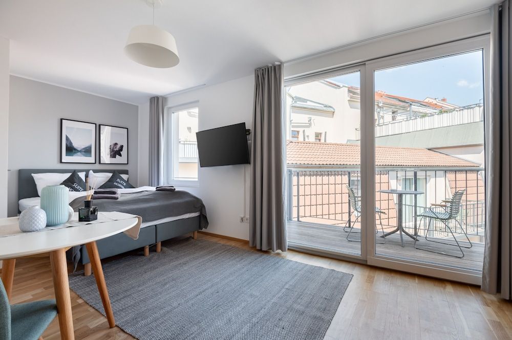 Limehome Leipzig Jahnallee Suite M with balcony 2