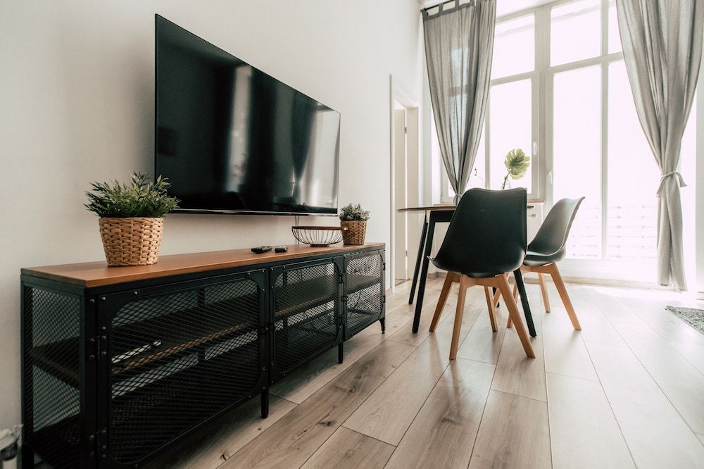 Luga Homes - Gewandhaus *Industrial* Studio with Kitchen and Balcony 20