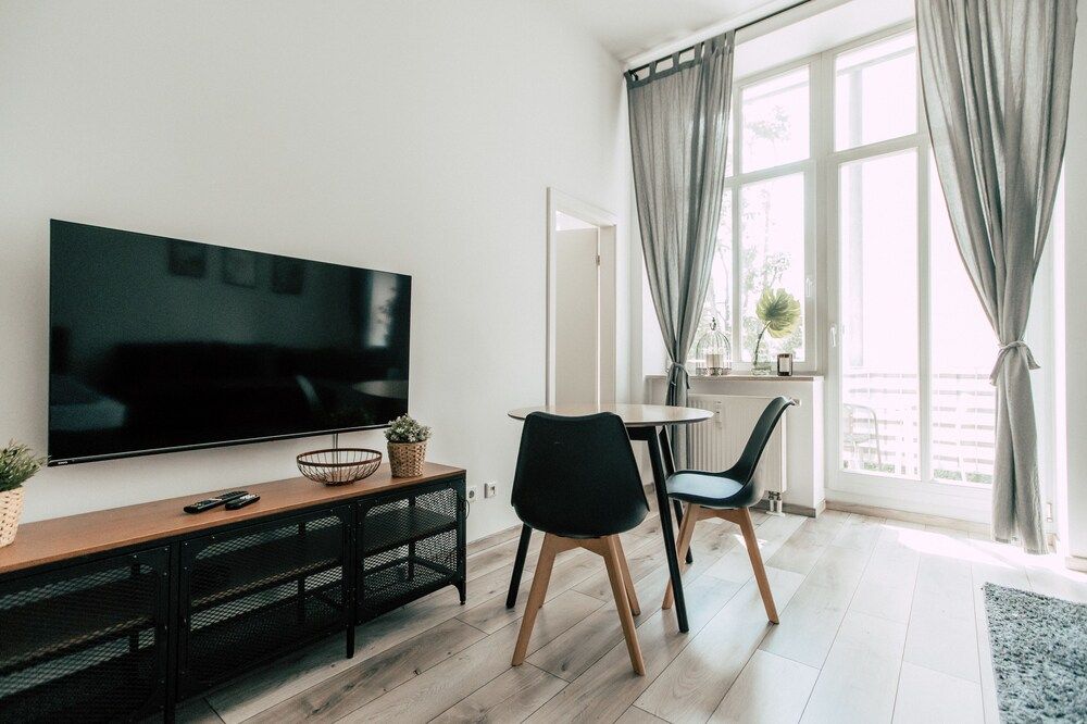 Luga Homes - Gewandhaus *Industrial* Studio with Kitchen and Balcony 21